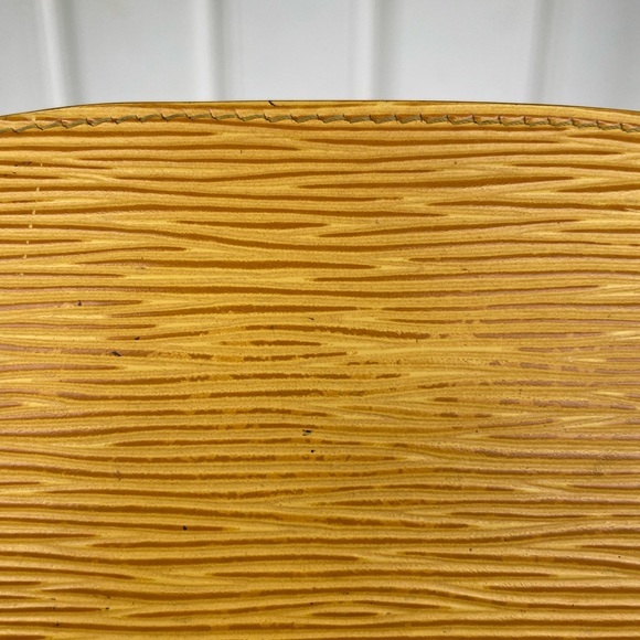 LOUIS VUITTON Epi Dauphine PM Cosmetic Pouch Yellow - Picture 6 of 10